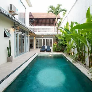 Maya , Seminyak (Bali) Indonesia